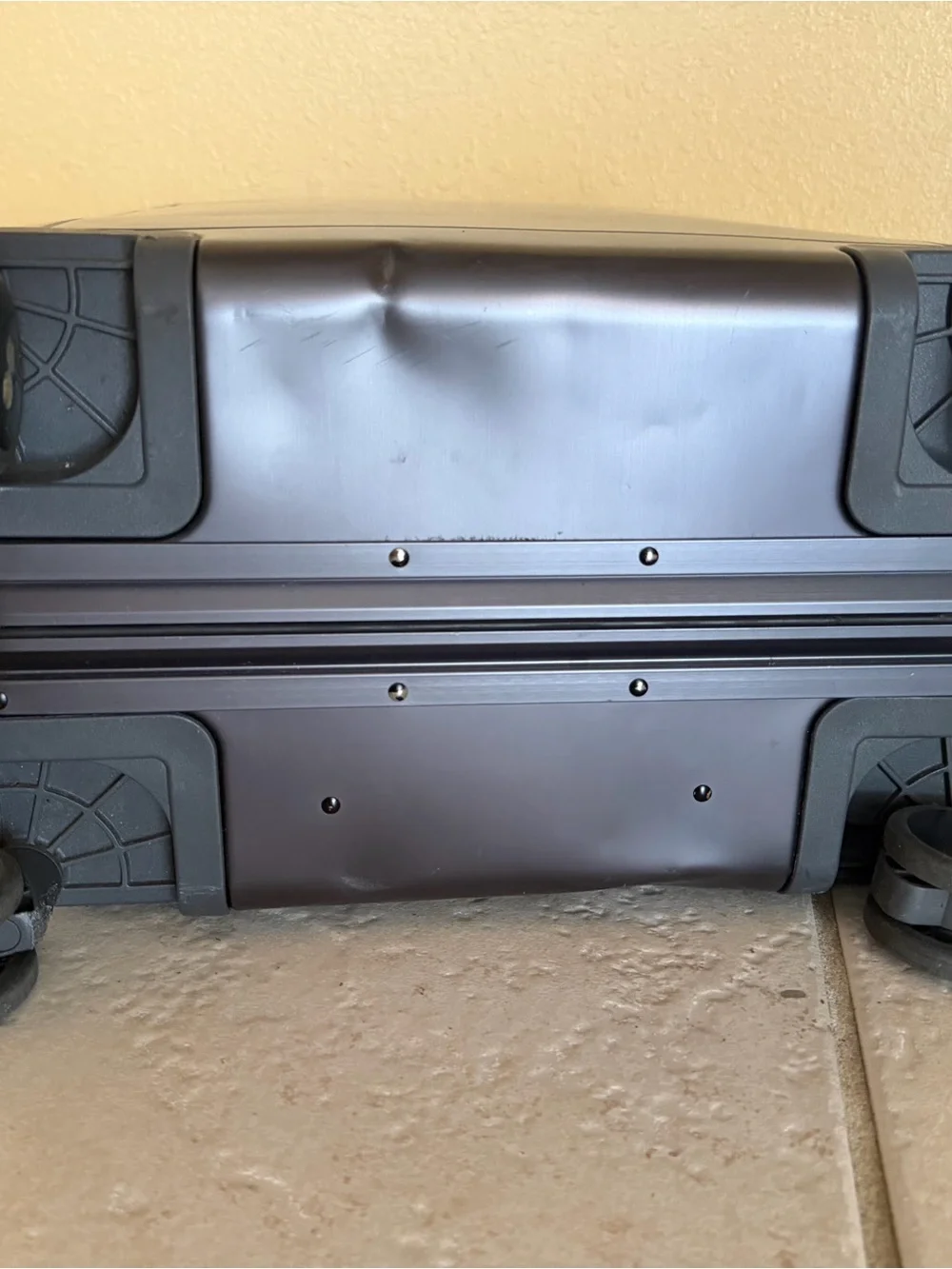 LEVEL 8 Gibraltar Aluminum Carry-On Luggage
